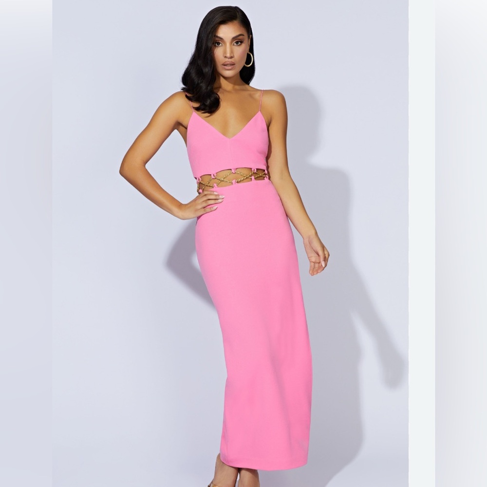 BUBBLEGUM PINK MAXI DRESS WITH GOLD CHAIN